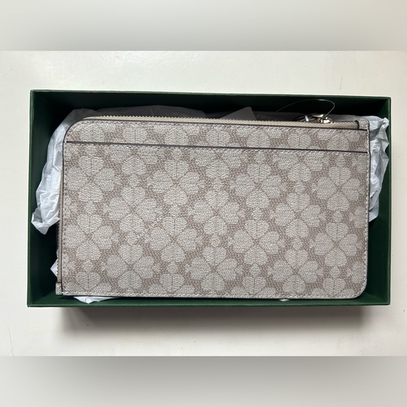 Kate Spade Lucy Spade Flower L-zip Wristlet in dark mushroom cap color NEW - Picture 4 of 5